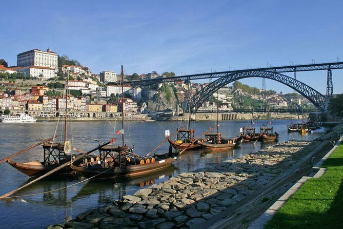 Porto and its charms - Tour from Lisbon - FAQs