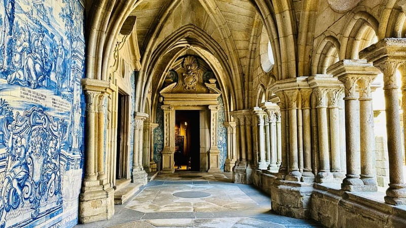 Porto Cathedral Guided Tour with Entrance Tickets - An In-Depth Look at the Porto Cathedral Guided Tour