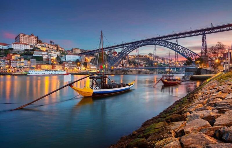 Porto City: Low-Cost Private Tour with Wine Tasting (Special Couples) - Exploring Porto: A City of Bridges, History, and Flavors