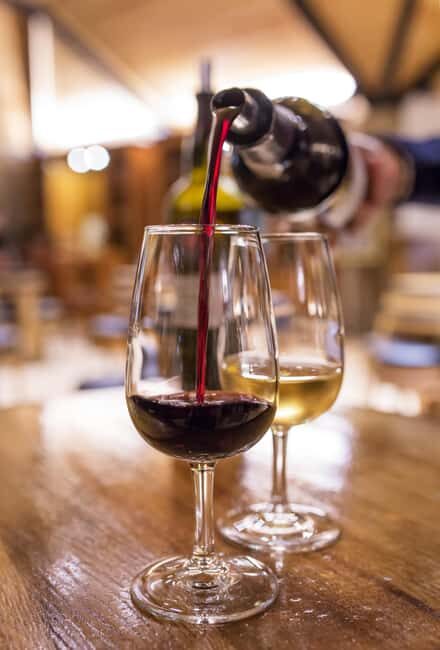 Porto City Tour, Wine Tasting & Douro River 6 Bridges Cruise - Exploring Porto’s Historic Heart