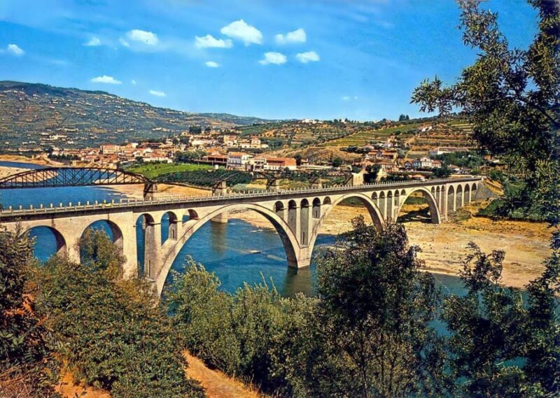 Porto: Douro Valley Wine Tour with Lunch, Tastings & Cruise - Detailed Review of the Douro Valley Tour