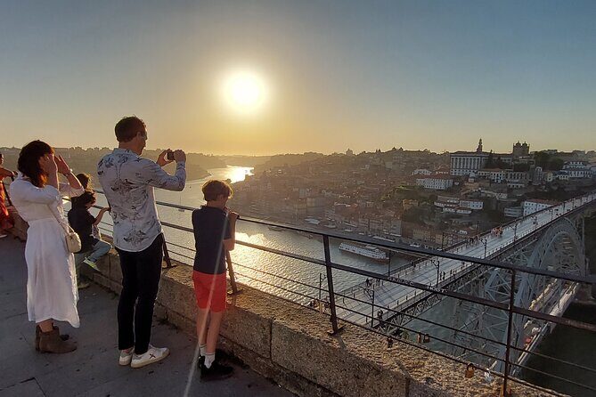 Porto: Exclusive Sightseeing Tour - VW Kombi (2 to 8 people) - The Experience in Detail