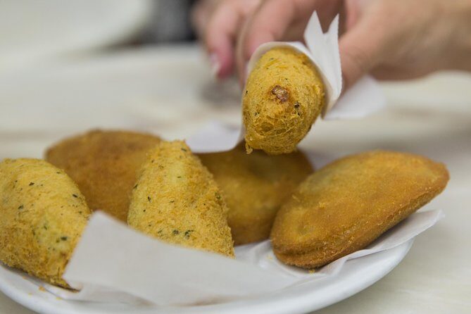 Porto Food & Wine Tasting Tour with Lunch or Dinner Option - Frequently Asked Questions