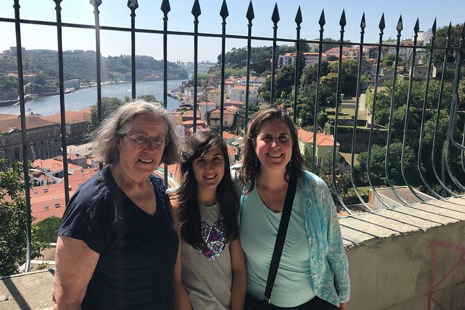 Porto Full Day Private Tour with Tuk Tuk and Lunch - Exploring Porto in Style: What to Expect from the Tour