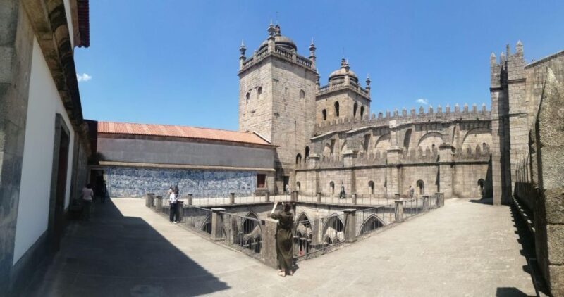 Porto Highlights with Traditional Lunch - Exploring Porto in Depth: A Practical Guide to Your Half-Day Experience