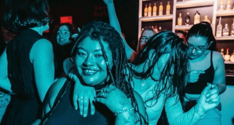 Porto: LGBT Pub Crawl 3 Bars, 3 Drinks, and an Unforgettable Queer Experience! - Key Points