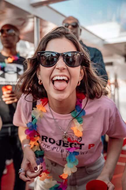 Porto: Party Boat Cruise & Nightlife Tour with Free Drinks - Key Points