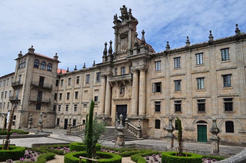 Porto: Private & Customizable Trip to Santiago de Compostela - The Sum Up