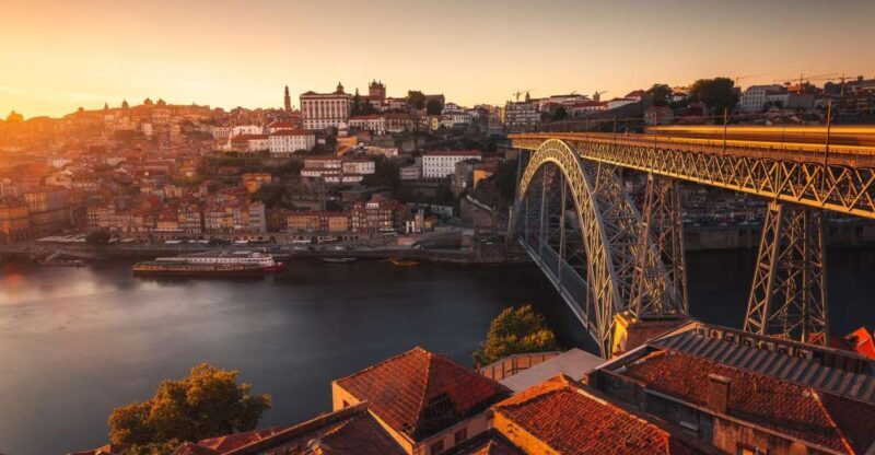 Porto: Private Exclusive History Tour with a Local - Key Points