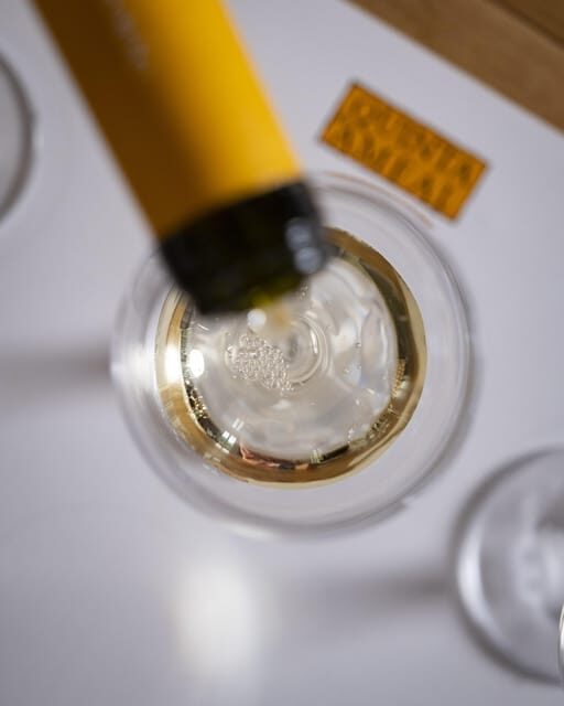 Porto: Private Green Wine Tour: Visit 2 Wine Estates & Lunch - FAQs