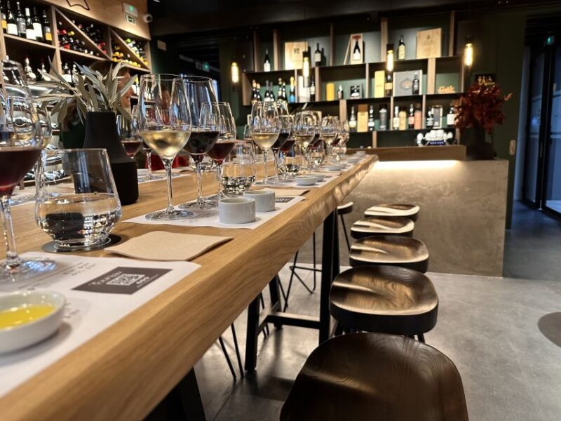 Porto: Private Tour - Wineries, Tastings, Picnic, boat trip - FAQ