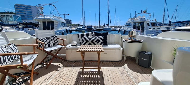 Porto: Private Yacht Tour on Douro River - up to 12 people - Key Points