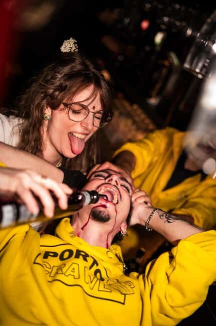 Porto: Pub Crawl with 7 drinks, Games, and VIP Club Entry - Porto: Pub Crawl with 7 Drinks, Games, and VIP Club Entry