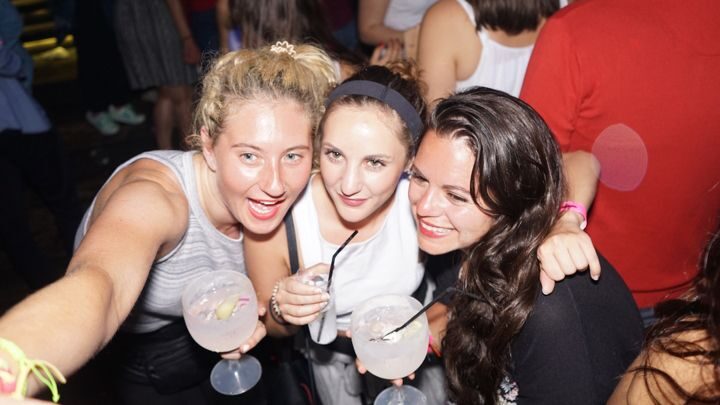 Porto: PubCrawl with 6 Drinks+VIP Club Entry - Porto: PubCrawl with 6 Drinks+VIP Club Entry — A Night to Remember