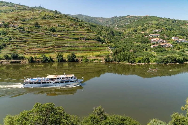 Porto/Regua/Porto (and reverse): Douro River Cruise + Lunch - Porto/Regua/Porto (and reverse): Douro River Cruise + Lunch