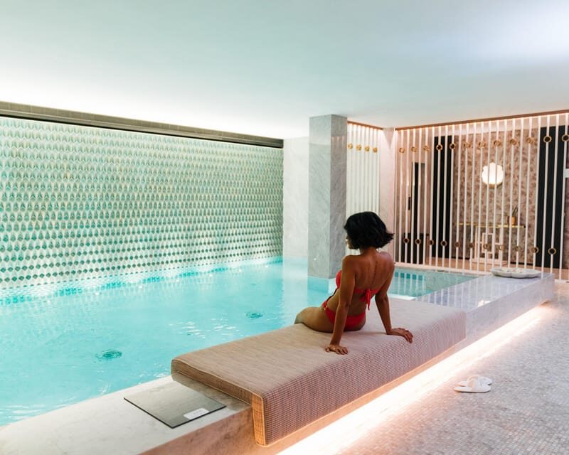 Porto: Relaxing by the pool, sauna and steam room - Porto: Relaxing by the Pool, Sauna, and Steam Room