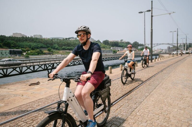 Porto Riverbank Tour on an e-bike: Atlantic Coast, Gardens - Frequently Asked Questions