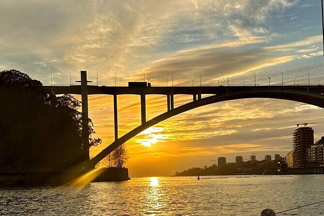 Porto SHARED Boat Tour: Bridges, River Mouth & SUNSET - FAQ