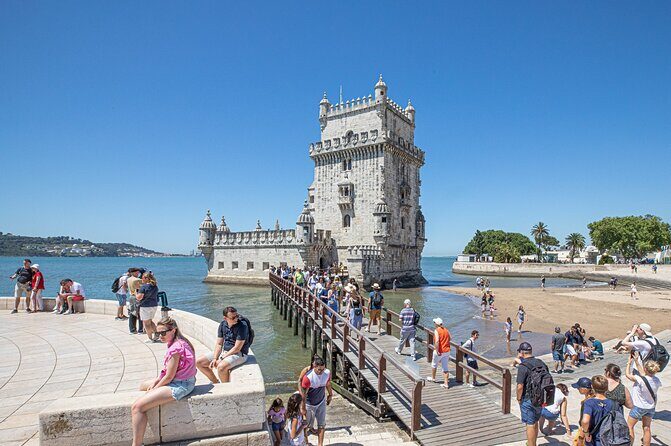 Porto to Lisbon with stops Aveiro-Fátima-Coimbra-Nazaré-Óbidos - Who Should Consider This Tour?