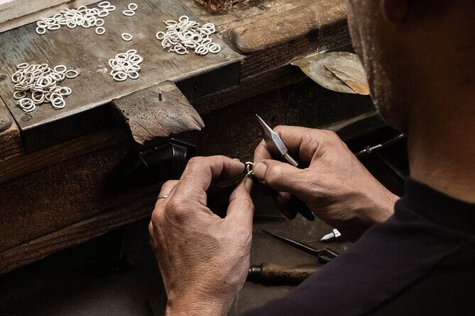 PORTO: Tour to the world of silver in a century-old workshop - In Closing