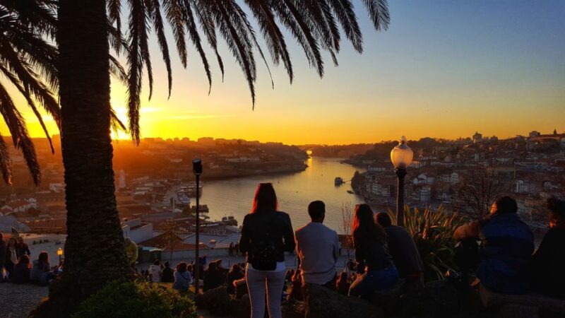 Porto: Tuk Tuk Sunset Tour with Glass of Port Wine - Key Points