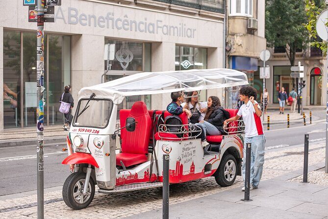 Porto: Tuk tuk vip guided tour - 1.30h - A Comprehensive Look at the Porto Tuk-tuk VIP Tour
