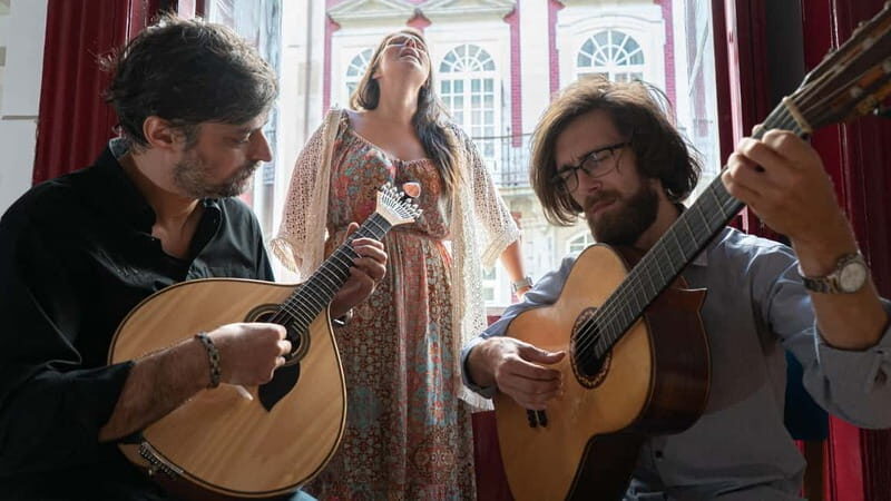 Porto: What is Fado? Commented Live Concert with Port Wine - The Cultural and Educational Experience
