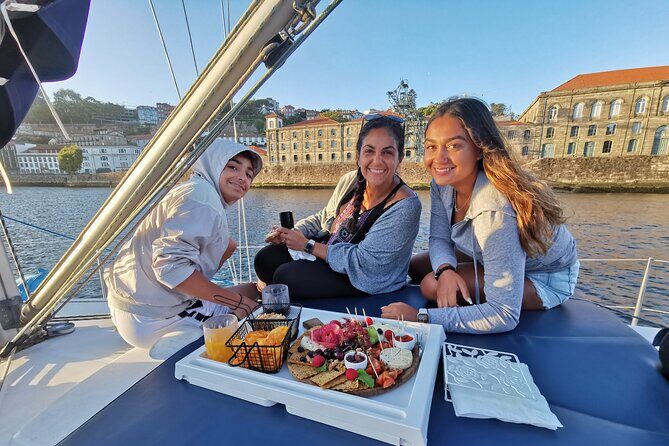 Porto: Wine and cheese tasting on a sailboat on the Douro River - FAQ