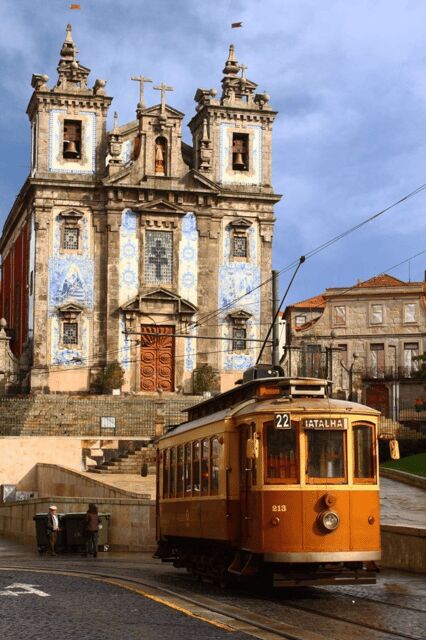 Porto: Wine Tasting With Snack Walking Tour - A Detailed Look at the Tour Experience