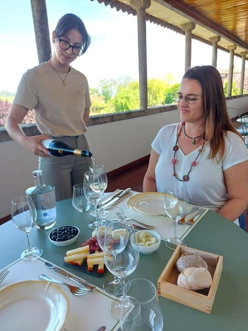 Porto: Wine Tastings (Green Wine) & Lunch & Porto Old Tour - Traditional Portuguese Lunch and Regional Flavors