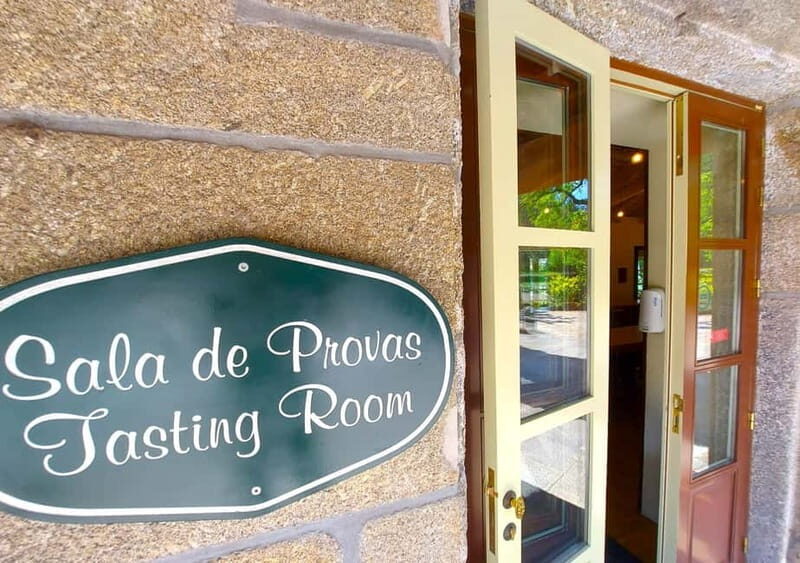 Porto: Wine Tastings (Green Wine) & Lunch & Porto Old Tour - Frequently Asked Questions