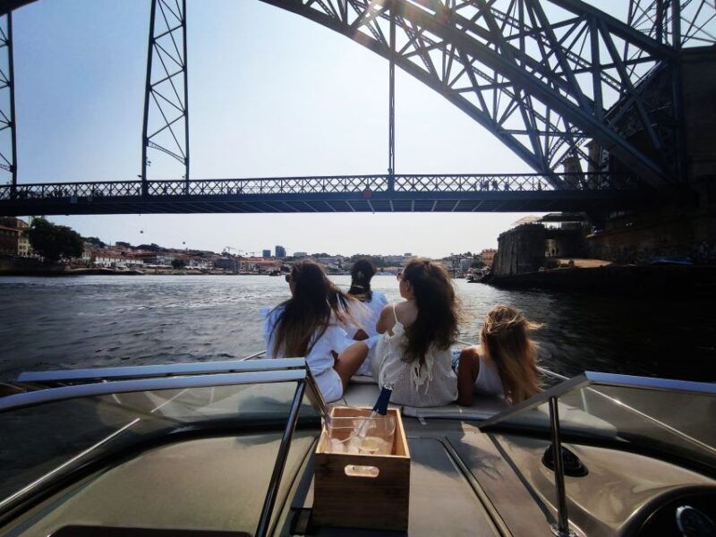 Porto:Private Boat Tour 6 Bridges 1h30 group price up to 6px - Key Points