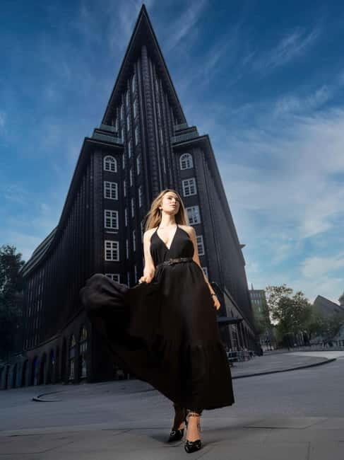 Portrait shoot in Hamburg  your private walk with a professional photographer - Exploring the Hamburg Portrait Experience