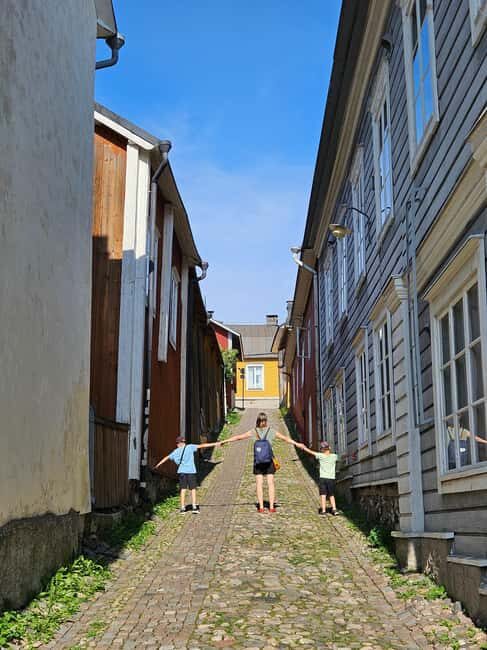 Porvoo Old Town&Riverside Heritage Guided Tour from Helsinki - Exploring Porvoo: An Authentic Finnish Day Trip
