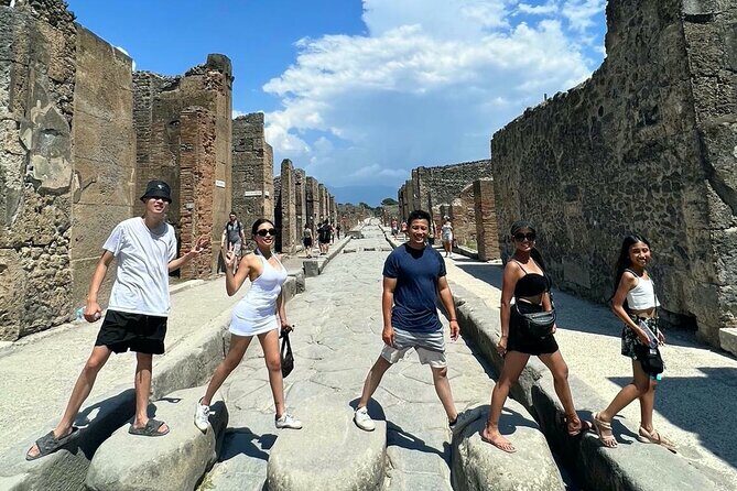 Positano Private Transfer from/to Naples with Pompeii Guided Tour - The Sum Up