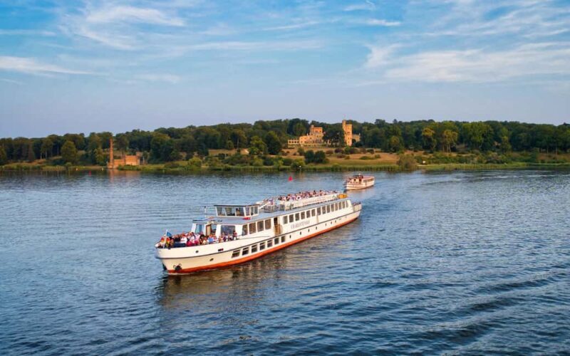 Potsdam: The evening Wannsee tour. Castles, parks, and villas. - A Detailed Look at the Wannsee Evening Tour