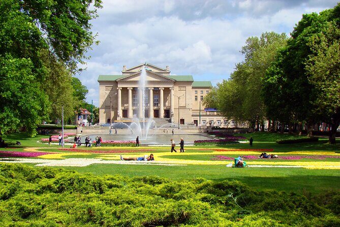 Pozna Experience 2-Hours Guided Walking Tour - Who Should Book This Tour?