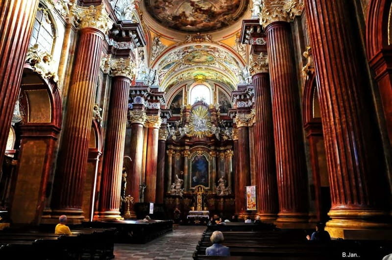 Poznan Old Town and Top Attractions Private Walking Tour - Discovering Poznan’s Old Town with a Private Guide