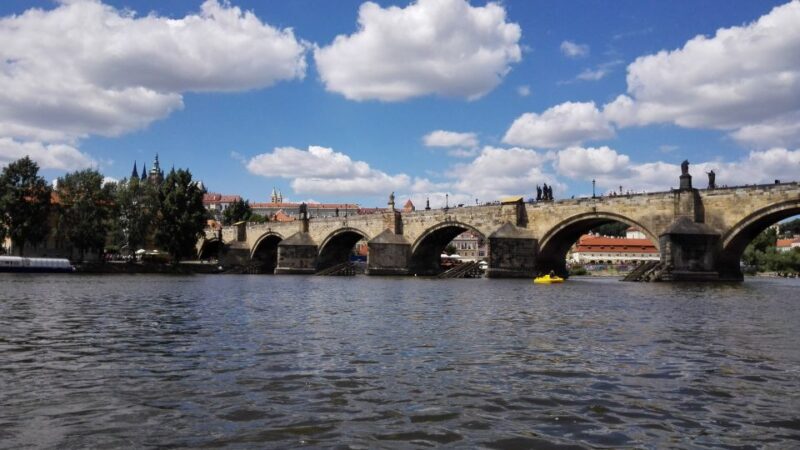 Prague: 2.5-Hour Walking Tour w/ 45 minute Boat Ride - Exploring Prague with a Guided Walk and River View