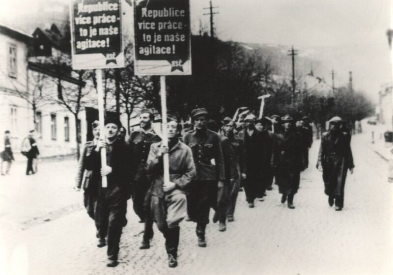 Prague: 2-Hour Back to Communism Walking Tour - Exploring Prague’s Communist Past: The 2-Hour Back to Communism Walking Tour