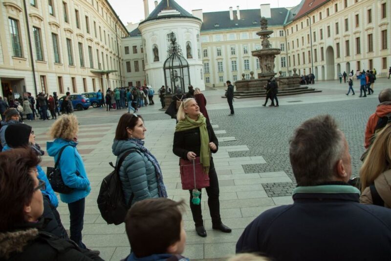 Prague: 3-Hour Old Town and Prague Castle Tour in German - In-Depth Review of the Tour Experience