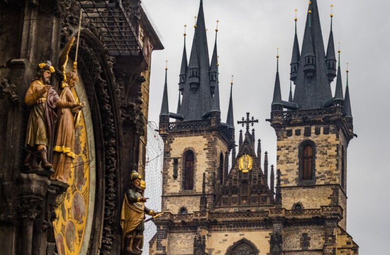 Prague: 3-Hour Walking Tour of Old Town & Prague Castle - Exploring Prague in 3 Hours: What to Expect