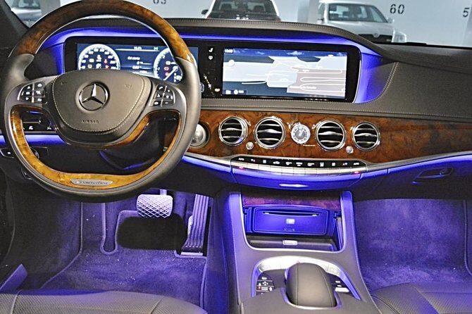 Prague airport luxury transfer by a Mercedes Benz S class - Key Points