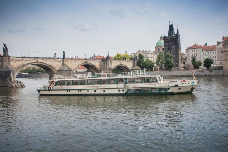 Prague: An unforgettable 2-hour cruise on the Vltava River. - Key Points