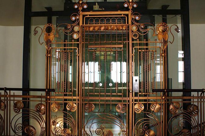 Prague Art Nouveau and Cubism Walking Tour - Stop 6: Praha Hlavní Nádraží (Main Train Station)