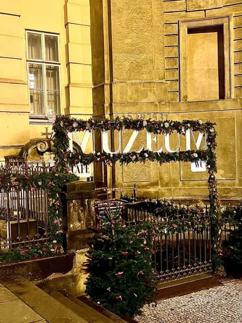 Prague Beer Adventure and Historical guided tour - Exploring the Prague Beer and History Tour in Detail