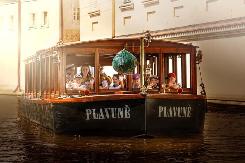 Prague: Canal Cruise Around Charles Bridge - Key Points