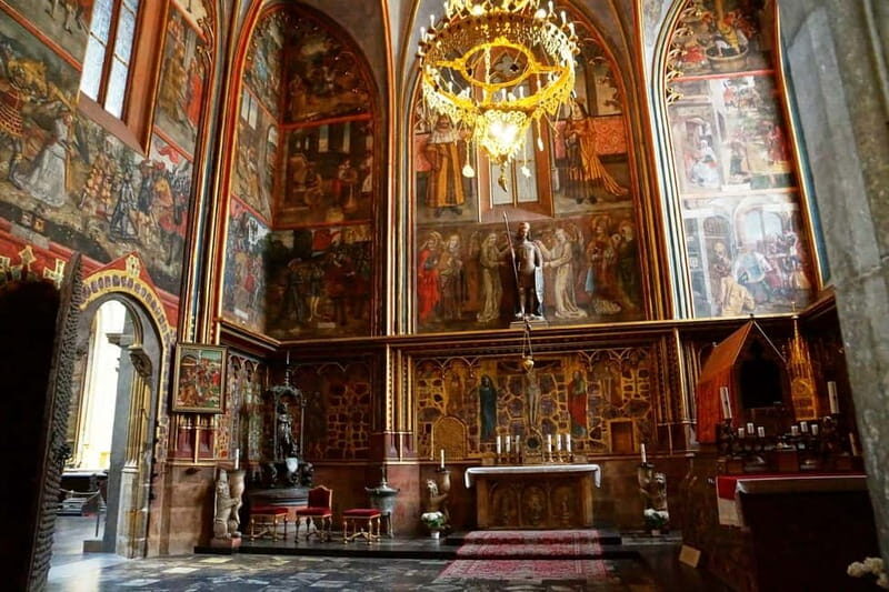 Prague Castle: 1-Hour Introduction Tour with Entry Ticket - The Sum Up