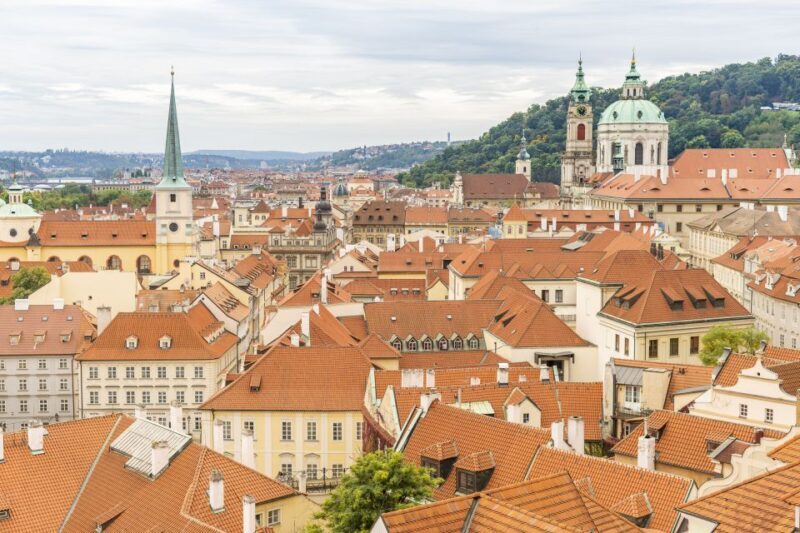 Prague: Castle Tour with Local Guide and Entry Ticket - Key Points