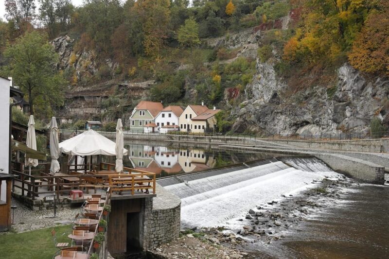 Prague: Cesky Krumlov Private Day Trip with a Local - Key Points